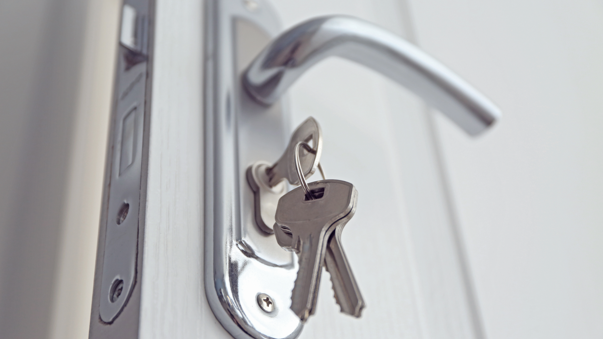 Vacaciones Tranquilas: Refuerza la Seguridad de tu Hogar Antes de Partir