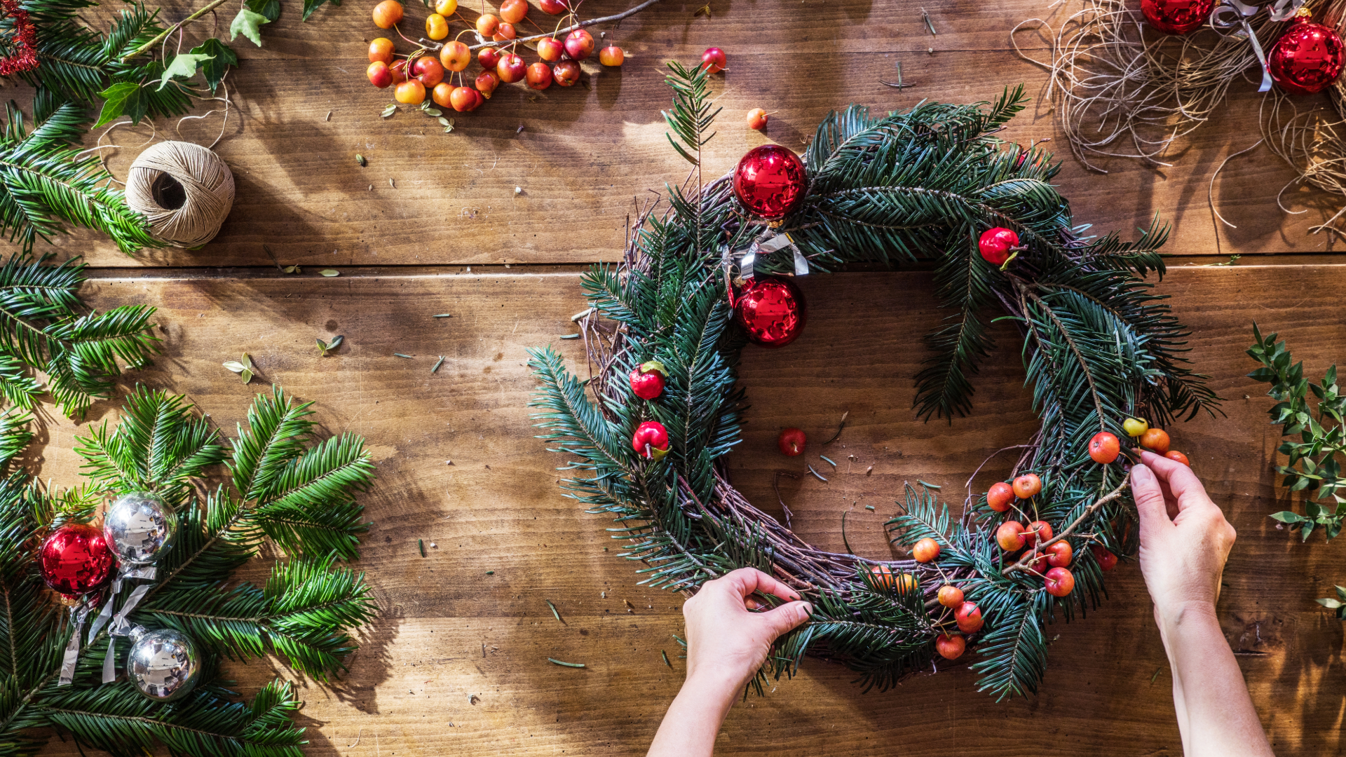 Taller nadalenc a casa: com fer la teva pròpia corona nadalenca